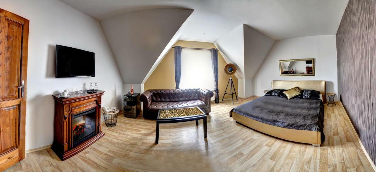 Penzion Tillerova Vila Lázně Bohdaneč Екстериор снимка