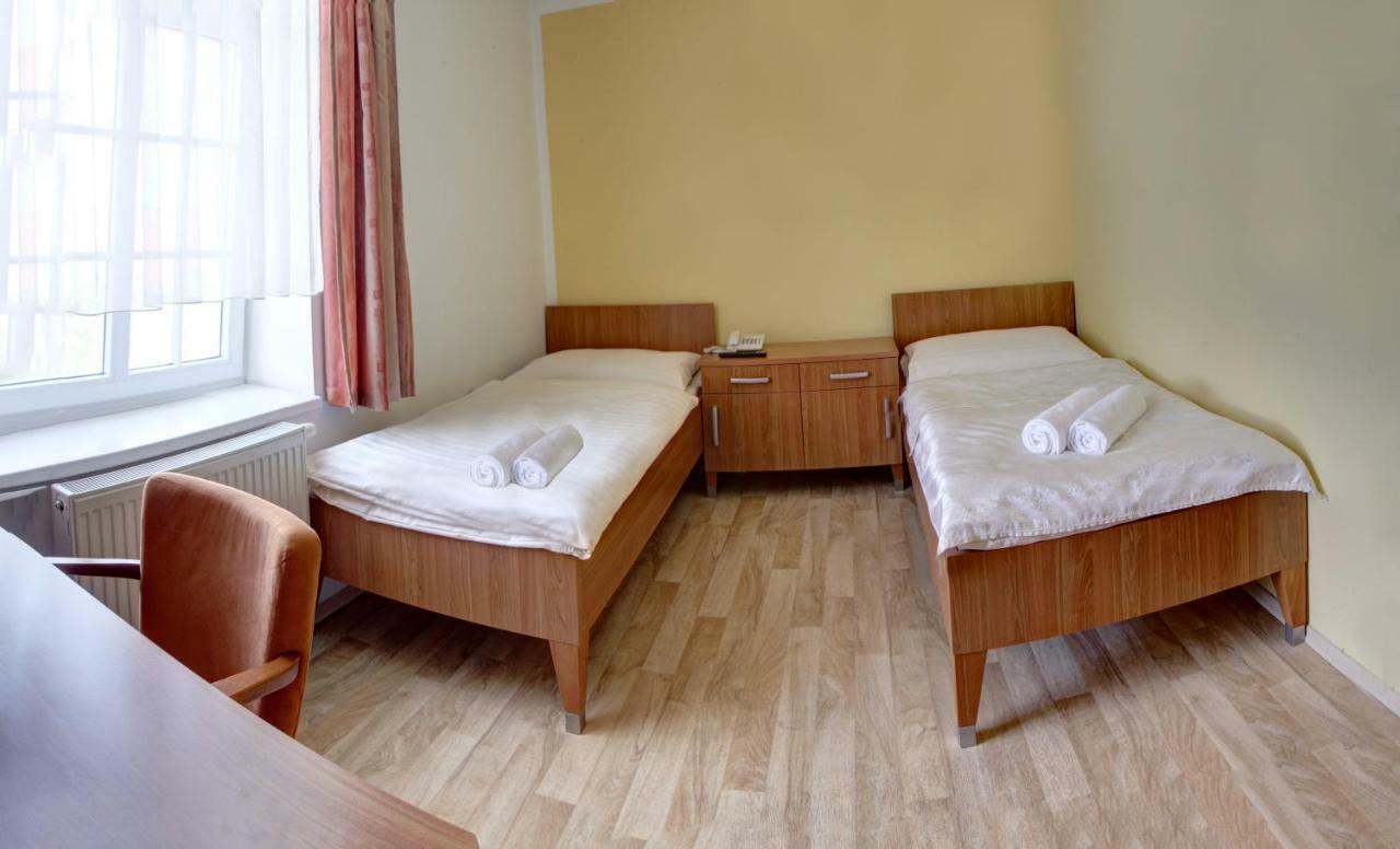 Penzion Tillerova Vila Lázně Bohdaneč Екстериор снимка