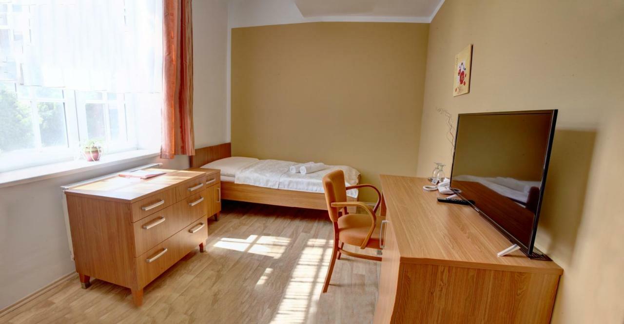 Penzion Tillerova Vila Lázně Bohdaneč Екстериор снимка