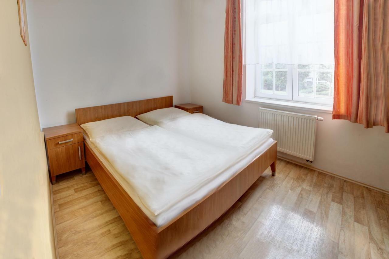 Penzion Tillerova Vila Lázně Bohdaneč Екстериор снимка